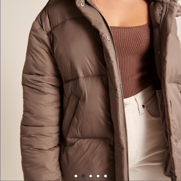 NWT Abercrombie and Fitch Puffer Jacket - Picture 3 of 5